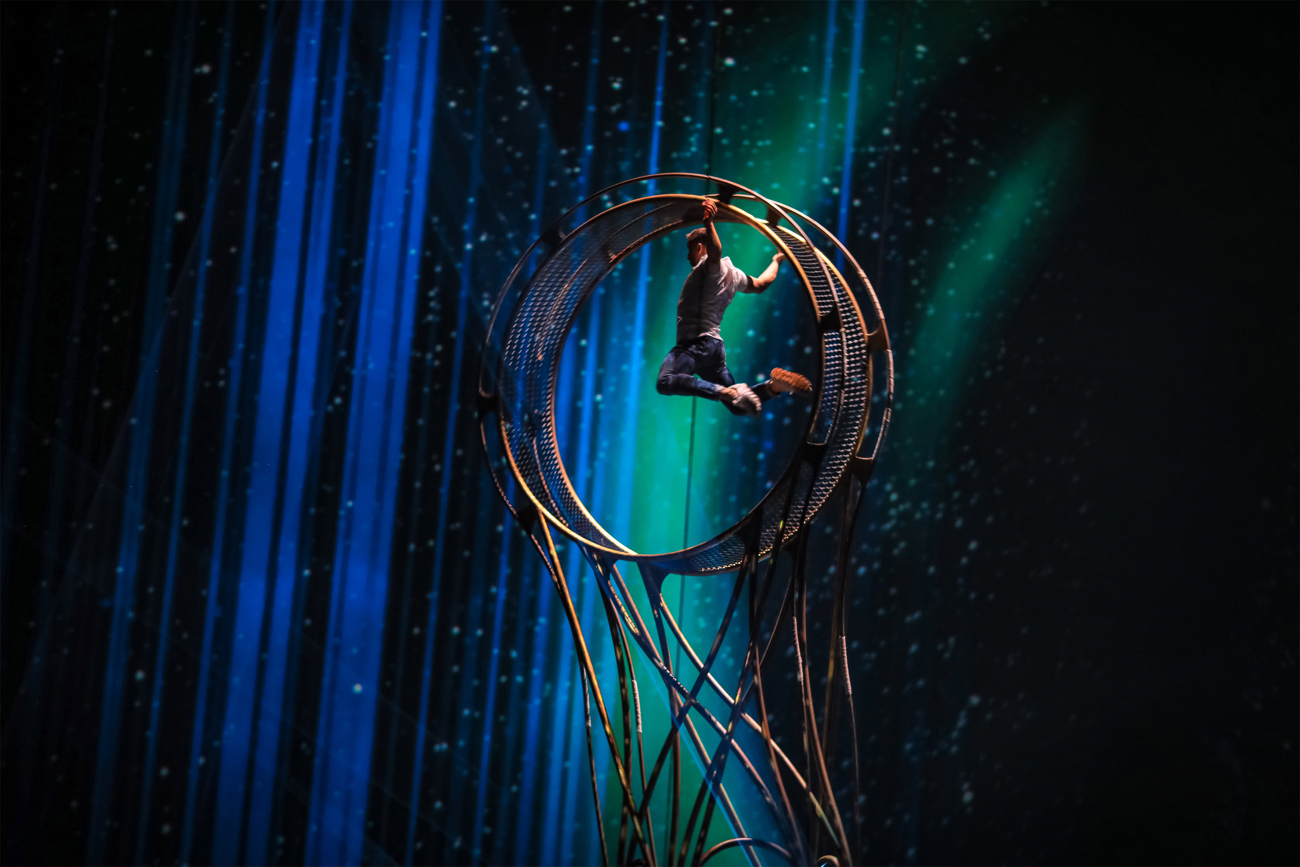 entertainment-lover-gide-treat-yourself-theater