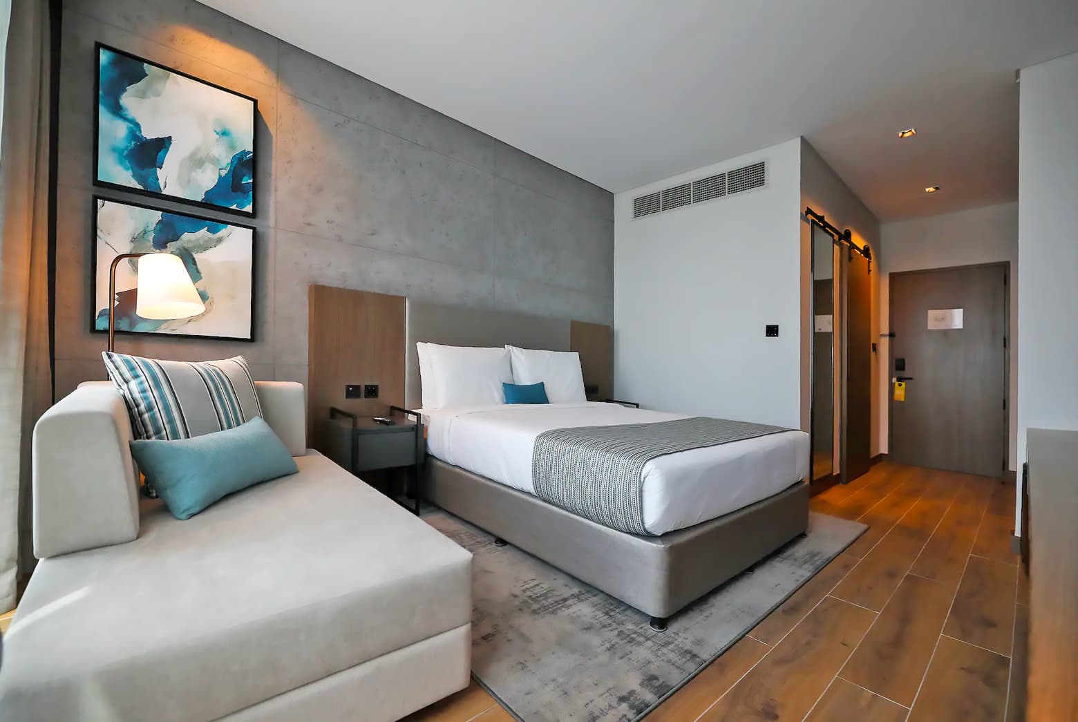 德拉区温德姆戴斯酒店